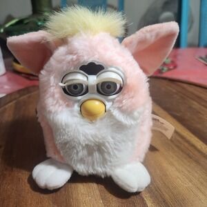 I Work! Vintage 1999 Pink Furby Electronic Interactive Toy Tiger Electronics